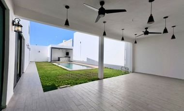 CASA VENTA MÉRIDA, 4 HABITACIONES, ALBERCA, 559 DE CONSTRUCCIÓN, BELLAVISTA, DZITYÁ.