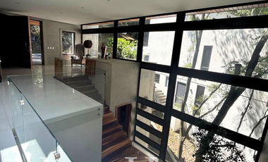 Extraordinaria Residencia en Los Encinos