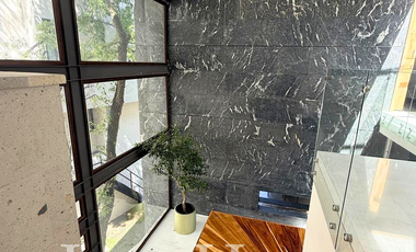 Extraordinaria Residencia en Los Encinos