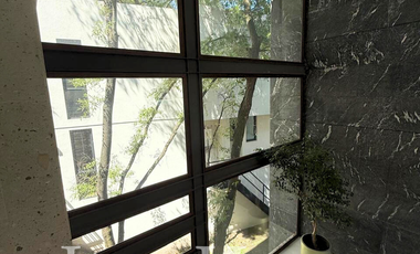 Extraordinaria Residencia en Los Encinos