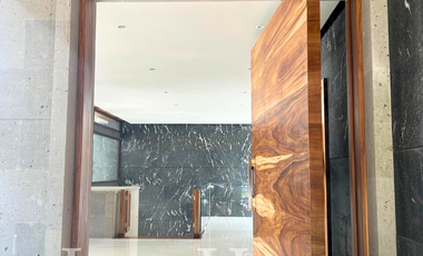 Extraordinaria Residencia en Los Encinos