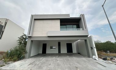 CASA EN VENTA EN AYSSO RESIDENCIAL CARRETERA NACIONAL SANTIAGO