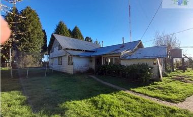 SE VENDE HERMOSO CAMPO CON AMPLIA CASA DE 2 PISOS EN PURRANQUE