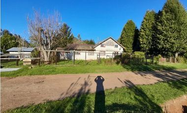 SE VENDE HERMOSO CAMPO CON AMPLIA CASA DE 2 PISOS EN PURRANQUE