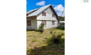 SE VENDE HERMOSO CAMPO CON AMPLIA CASA DE 2 PISOS EN PURRANQUE