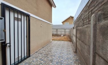 Venta de casa 3D 2B 1E en Vista Cordillera Los Andes