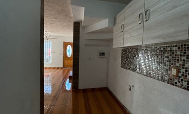 Casa de Dos NIveles en Hacienda Real Tonala