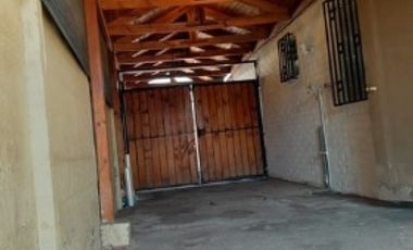 HERMOSA CASA DE 1 PISO 3D2B PASAJE CERRADO