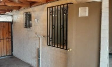 HERMOSA CASA DE 1 PISO 3D2B PASAJE CERRADO