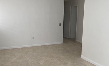 DEPARTAMENTO PRIMER PISO 2 DORMITORIOS 2 BAÑOS
