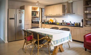 Venta de propiedad con dos casas en sector residencial de Pucón