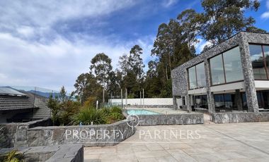 ¡Vacaciones de lujo con vista al Lago Villarrica en Pucón!