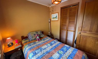 Casa esquina con piscina privada