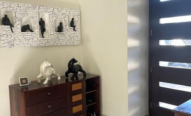 Casa Arriendo condominio remodelada.