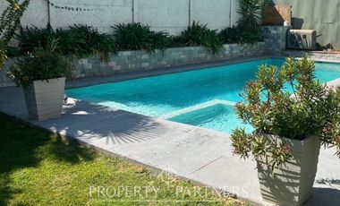 Casa Arriendo condominio remodelada.