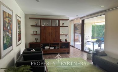 Casa Arriendo condominio remodelada.
