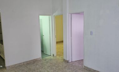 Se Alquila, casa de 2 dormitorios con patio, Plottier
