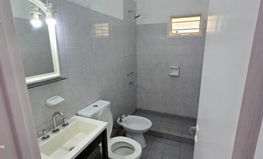 Se Alquila, casa de 2 dormitorios con patio, Plottier