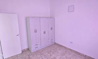 Se Alquila, casa de 2 dormitorios con patio, Plottier