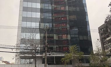 METRO MANUEL MONTT, A 2 CUADRAS DE AV. ANDRES BELLO