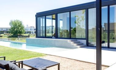 Casa en alquiler en El Cantón, de diseño y amoblada