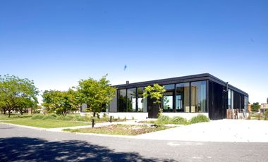 Casa en alquiler en El Cantón, de diseño y amoblada