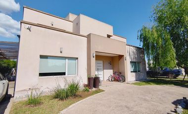 Casa en La Horqueta de Echeverría