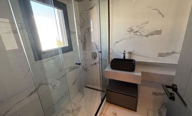 Casa 6 Amb a Estrenar en Venta, Lote Al Lago en Barrio Marinas. Puertos del Lago
