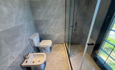 Casa 6 Amb a Estrenar en Venta, Lote Al Lago en Barrio Marinas. Puertos del Lago