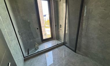 Casa 6 Amb a Estrenar en Venta, Lote Al Lago en Barrio Marinas. Puertos del Lago