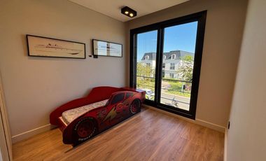 Casa 6 Amb a Estrenar en Venta, Lote Al Lago en Barrio Marinas. Puertos del Lago