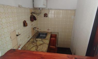 Casa en alquiler - 1 Dormitorio 2 Baños - 50Mts2 - La Plata