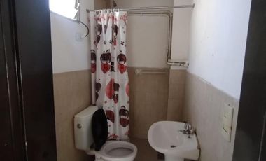 Casa en alquiler - 1 Dormitorio 2 Baños - 50Mts2 - La Plata
