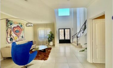 Casa en Alquiler Anual Amoblada 4 Amb con Piscina Las Tipas Nordelta Tigre