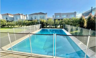Casa en Alquiler Anual Amoblada 4 Amb con Piscina Las Tipas Nordelta Tigre