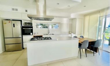 Casa en Alquiler Anual Amoblada 4 Amb con Piscina Las Tipas Nordelta Tigre