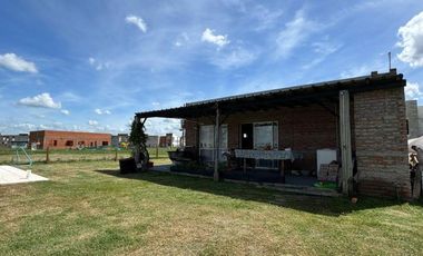 Casa en venta - 4 Dormitorios 2 Baños - Cocheras - 630Mts2 - Presidente Perón