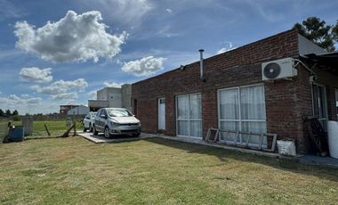 Casa en venta - 4 Dormitorios 2 Baños - Cocheras - 630Mts2 - Presidente Perón