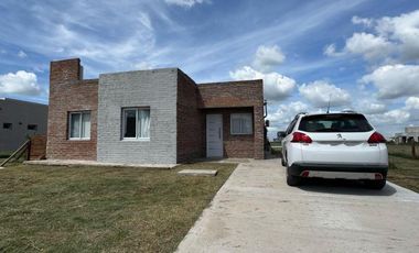 Casa en venta - 4 Dormitorios 2 Baños - Cocheras - 630Mts2 - Presidente Perón