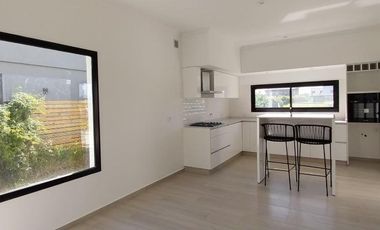 Casa en  Barrio San Matías a la laguna