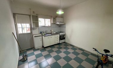 Alquiler DUPLEX Dos Dormitorios en calle Haedo al 1200 Muñiz