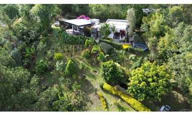 SE VENDE FINCA ENTRE EL CARMEN Y RIONEGRO PARCELACIÓN CERRADA CASA MOD