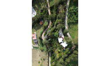 SE VENDE FINCA ENTRE EL CARMEN Y RIONEGRO PARCELACIÓN CERRADA CASA MOD