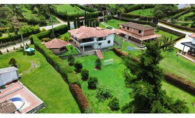 SE PERMUTA FINCA EN EL CARMEN DE VIBORAL INGRESANDO POR EL CANAD VA