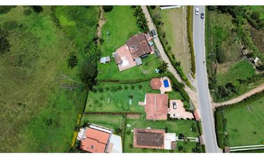 SE PERMUTA FINCA EN EL CARMEN DE VIBORAL INGRESANDO POR EL CANAD VA