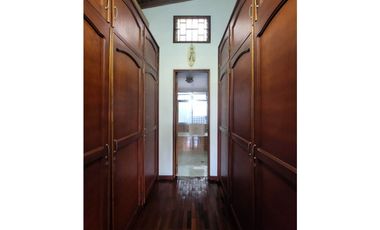 VENTA CASA SECTOR SAUZALITO LOMA DELOS PARRA EL POBLADO MEDELLIN