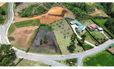 SE VENDE LOTE EN LA CEJA RESERVA SILVESTRE TOPOGRAFA MIXTA PENDIENTE