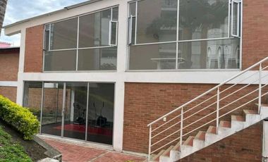 Se vende apartamento excelente  ubicación central