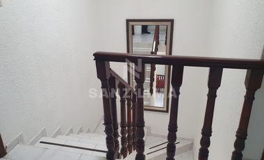 LA MISIÓN: Amplia y equipada casa totalmente amueblada.