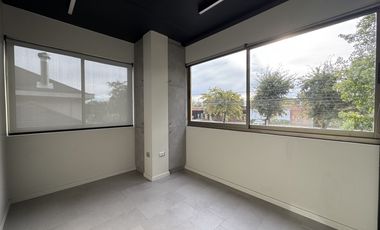 Se arrienda oficina remodelada en Avenida Padre Hurtado